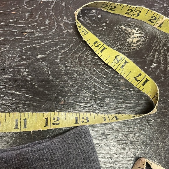 Athleta Women’s
Textured Cropped Pull-On
SweatPant Gray High Rise Size XS/TP. - Picture 10 of 11